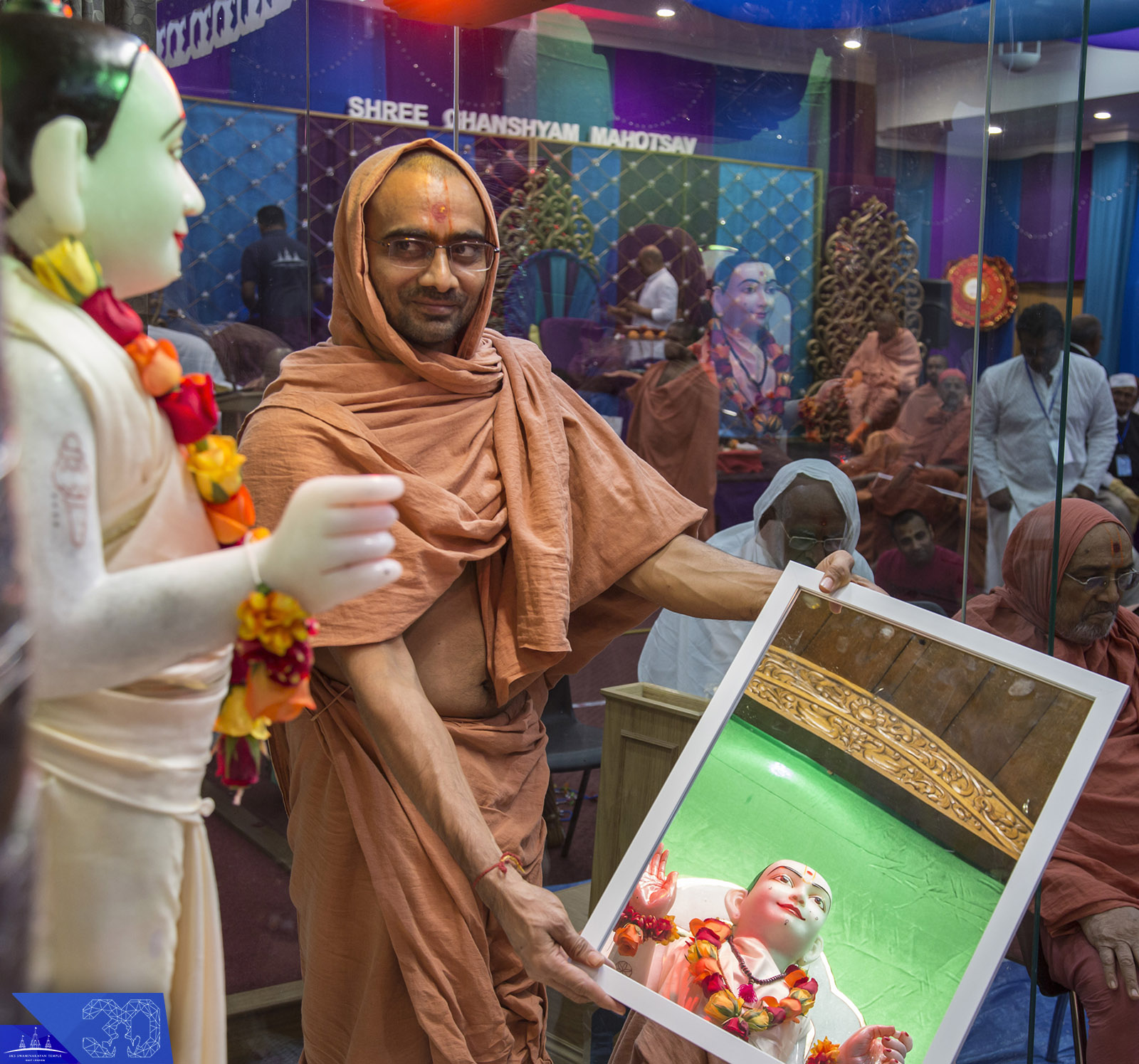 11b copy - ©1987-2017 SKS Swaminarayan Temple East London
